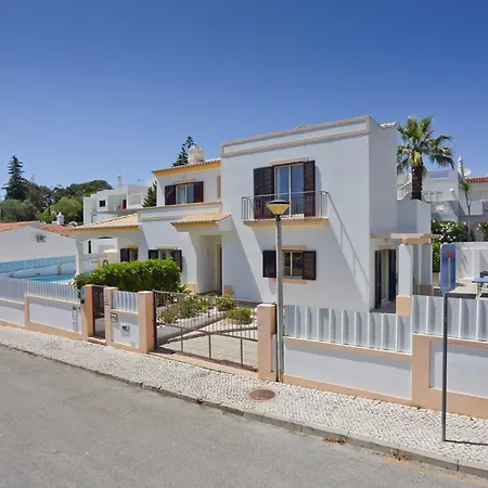 Villa Miraflores By *