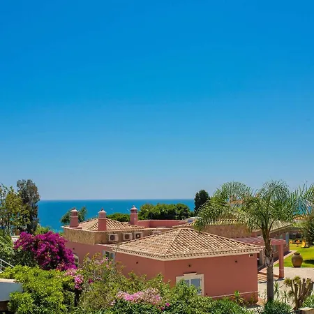 Villa Miraflores By *